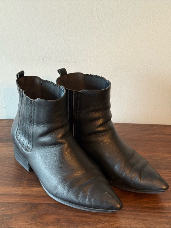 ellos Other - ELLOS CHELSEA Womens Black Leather Pull On Chelsea Pointed Toe Booties 10